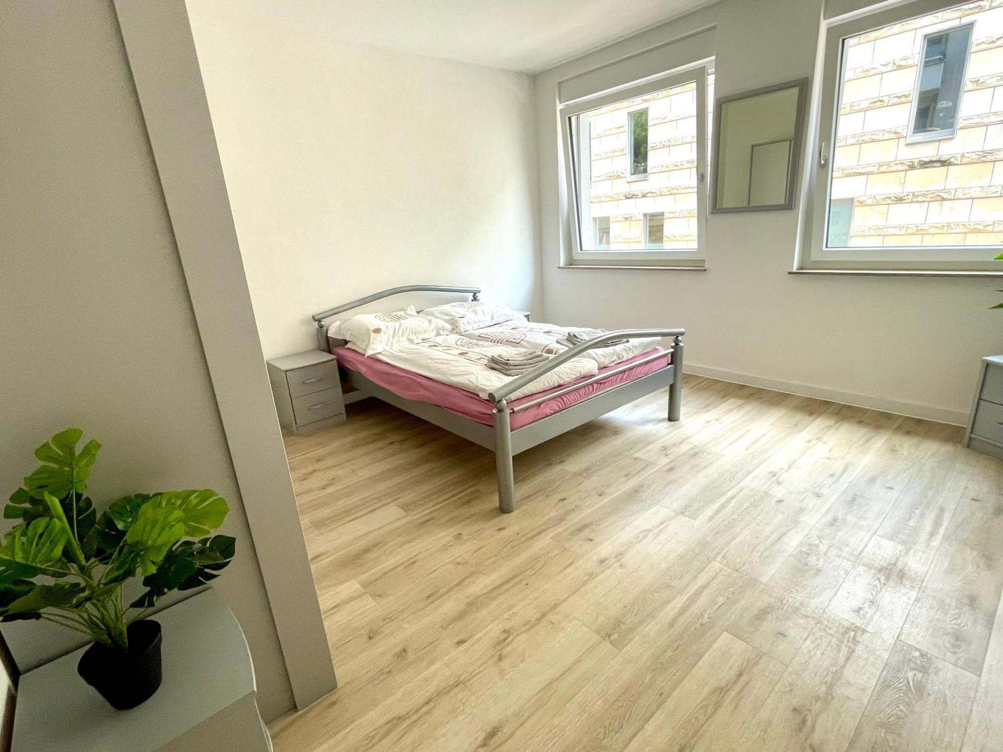 Neu Goldstadt Wunderschoenes 2 Zimmer Apartament Schloessle Zentrum Pforzheim Exterior foto